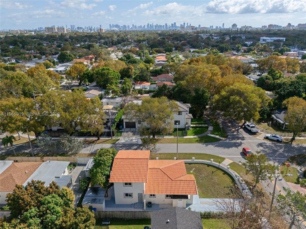 5251 SW 6th St, Miami