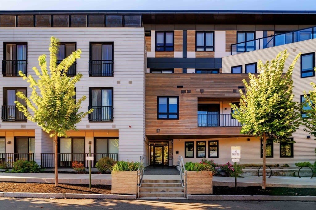 97 Elmwood St Apt 110, Cambridge