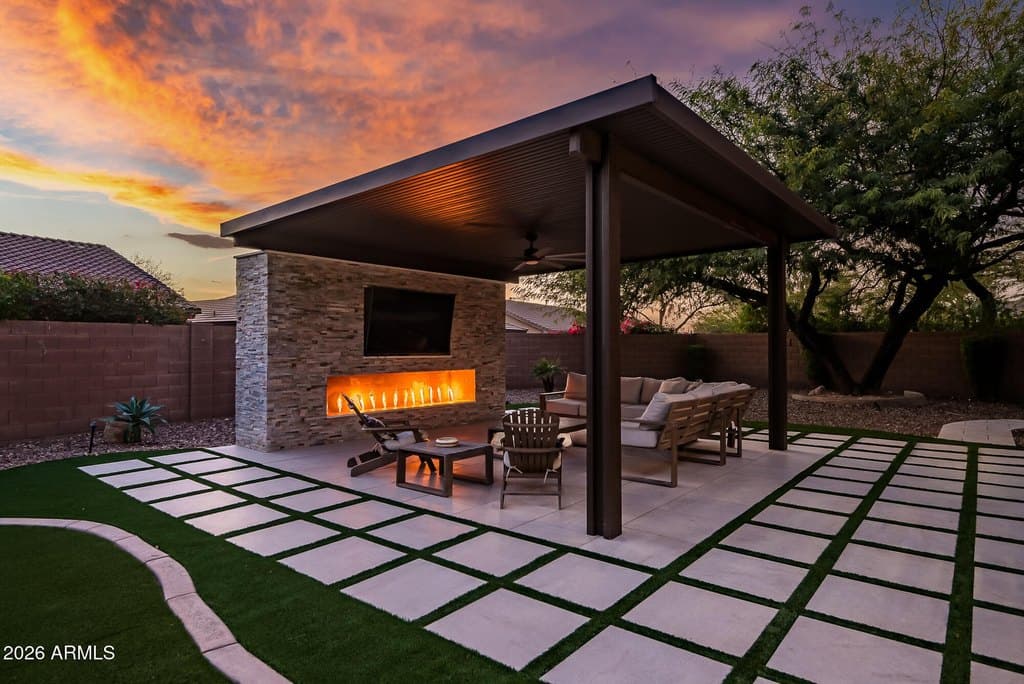 1529 W Laurel Greens Ct