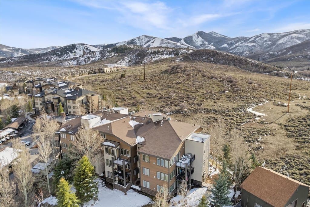6749 N 2200 W Apt B302, Park City