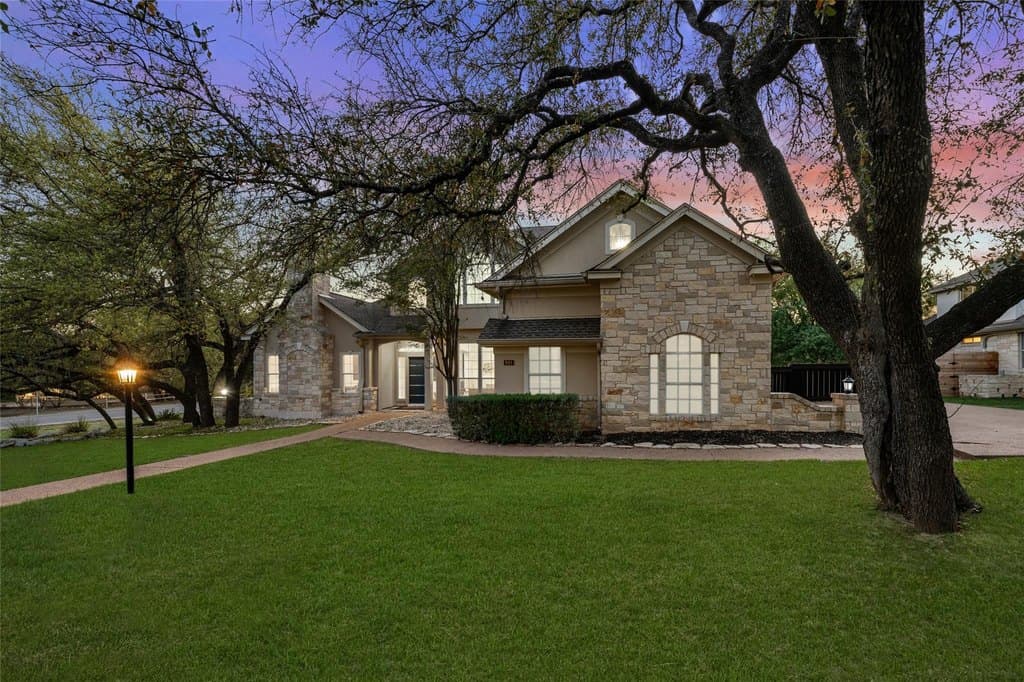 801 Electra, Lakeway