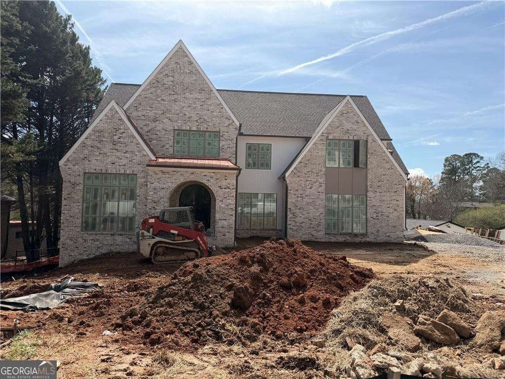 228 Thomas Cir, Roswell