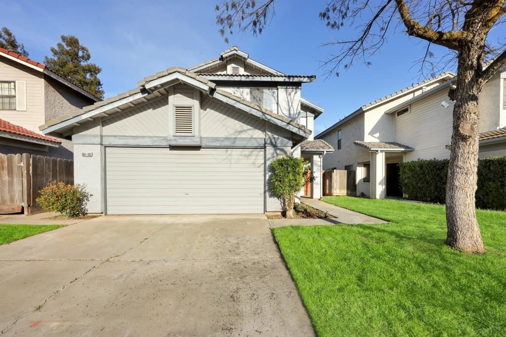 503 E Alluvial Ave Unit 102, Fresno