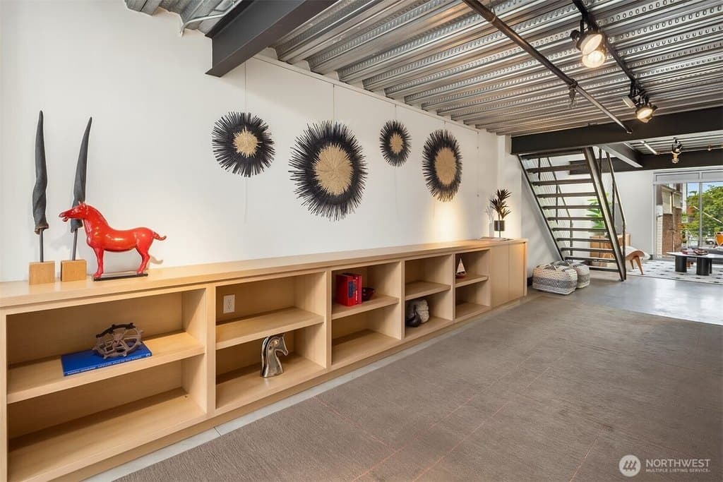 1310 E Union St Unit 401