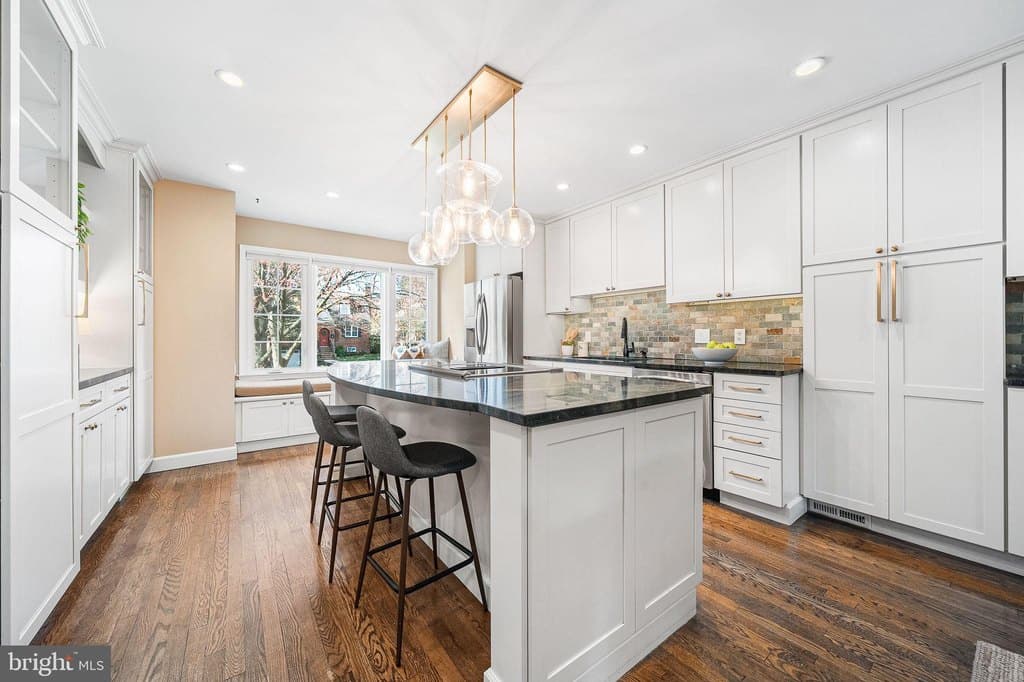 29 N Oakland St, Arlington