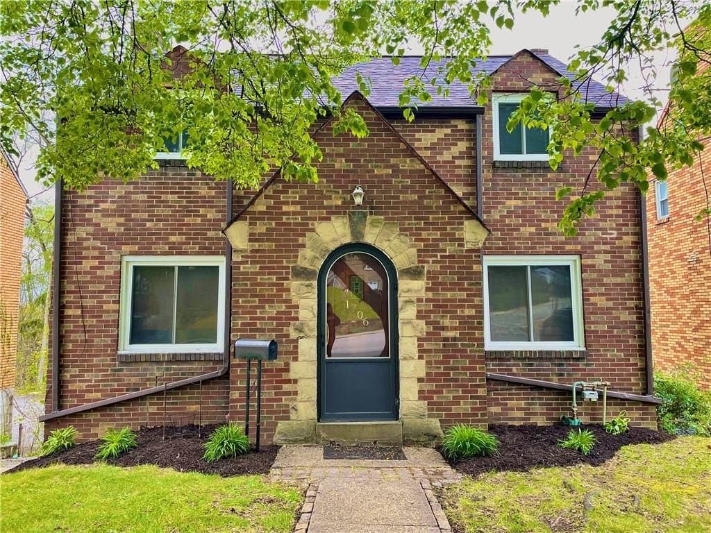 1706 Pioneer Ave, Pittsburgh