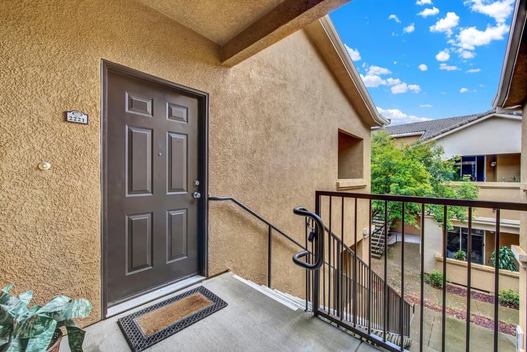 501 Gibson Dr Apt 2221, Roseville