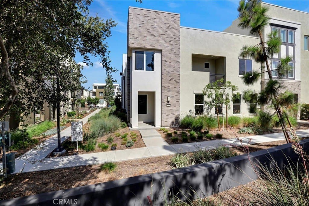 176 Novel, Irvine