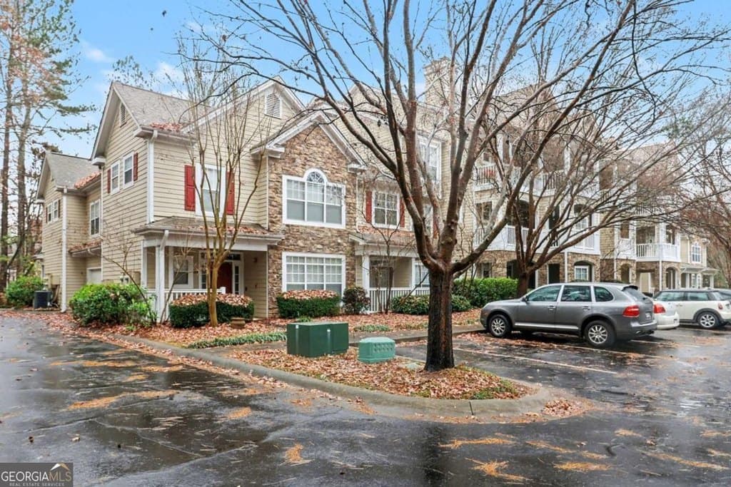 933 Sandringham Dr Unit 933, Alpharetta