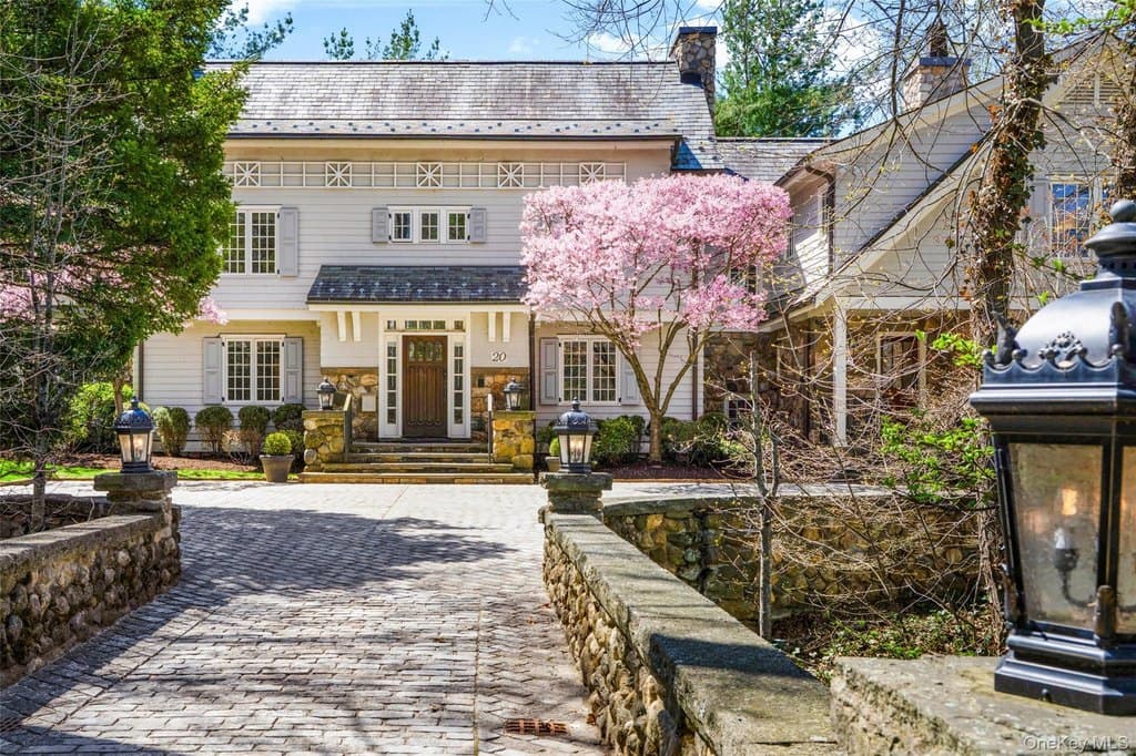 20 Oxford Rd, Scarsdale