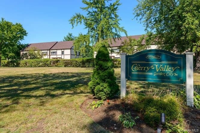 127 Fifteenth St Unit E2, Garden City