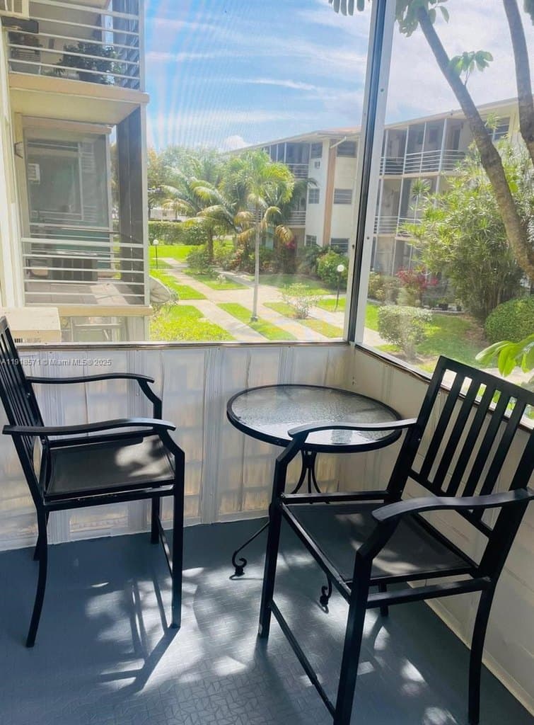 1355 NE 167th St Apt 209