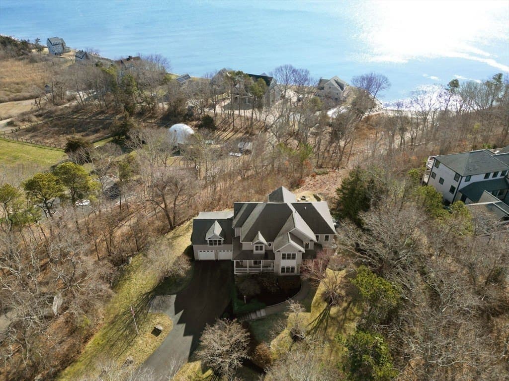 318 Center Hill Rd, Plymouth