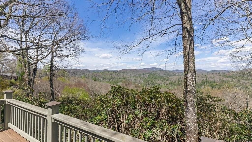 229 Lucerne Dr, Highlands