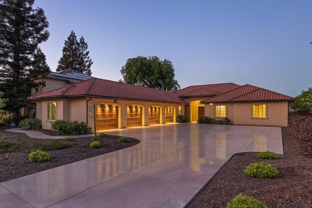 4748 W Alluvial Ave, Fresno