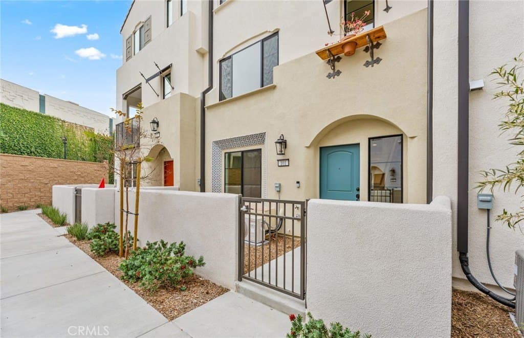 101 Kimberwick Ct, Burbank