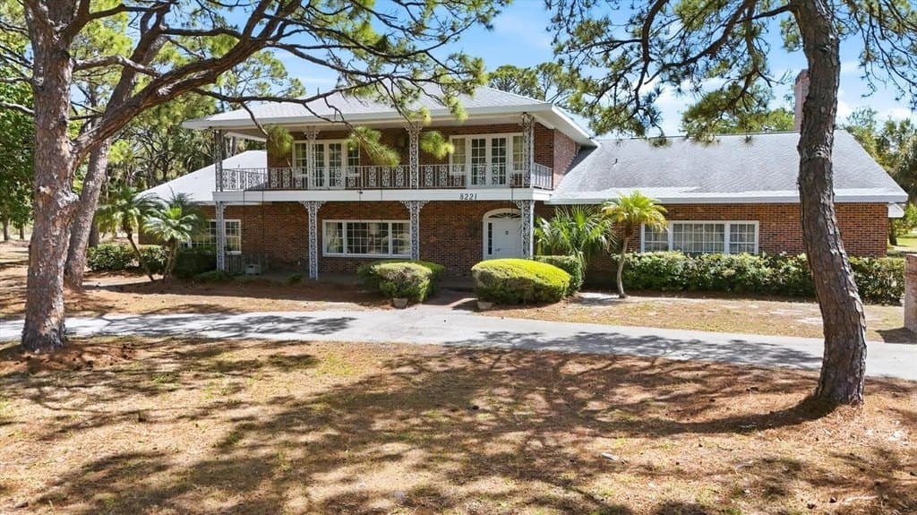 8221 Desoto Memorial Hwy, Bradenton