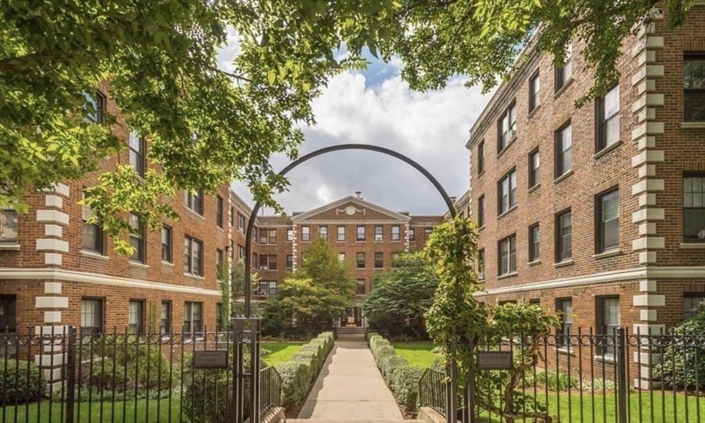 66 Queensberry St Apt 221, Boston