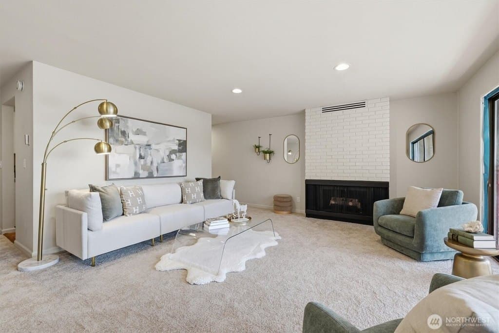 2929 76th Ave SE Apt 410, Mercer Island