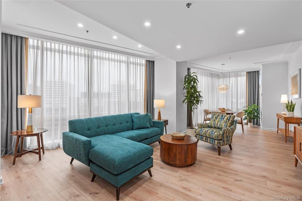 1 Renaissance Sq Unit 10H, White Plains