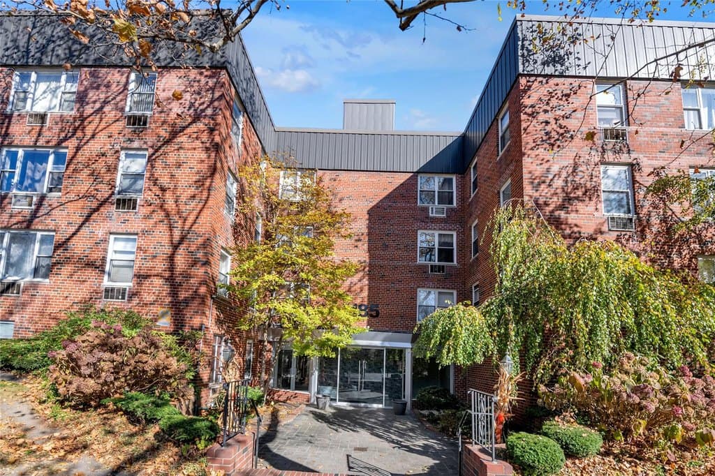 185 S Middle Neck Rd Apt 1G, Great Neck