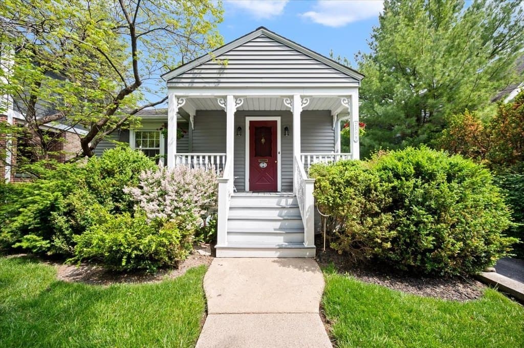 2509 Thayer St, Evanston