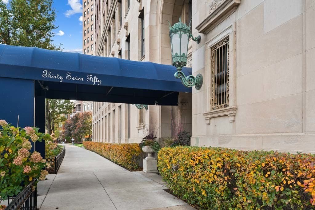 3750 N Lake Shore Dr Apt 3G