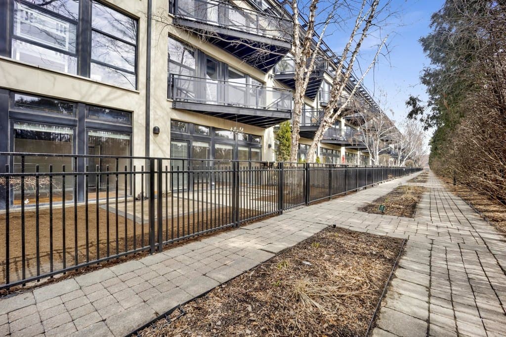 1071 W 15th St Unit 109