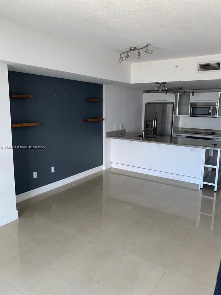 185 SW 7th St Apt 2505