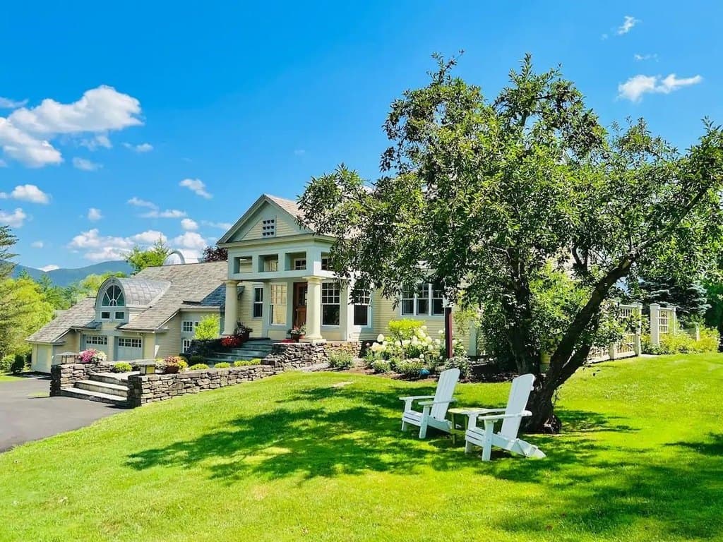 1016 West Rd, Manchester