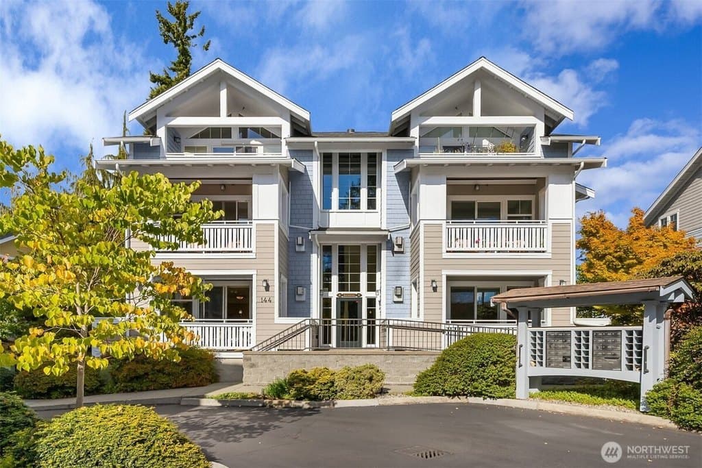 144 Hall Brothers Loop NW Unit 101, Bainbridge Island