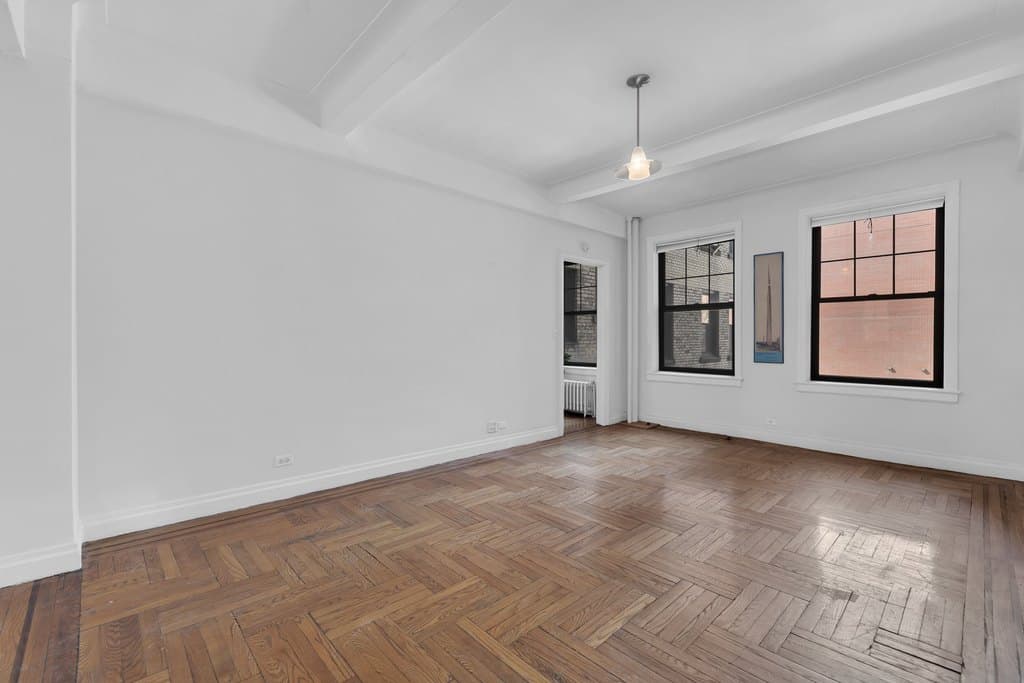 141 E 3rd St Apt 3A, New York