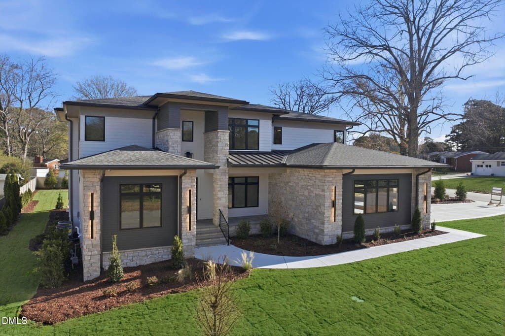 403 Carolyn Ct, Cary