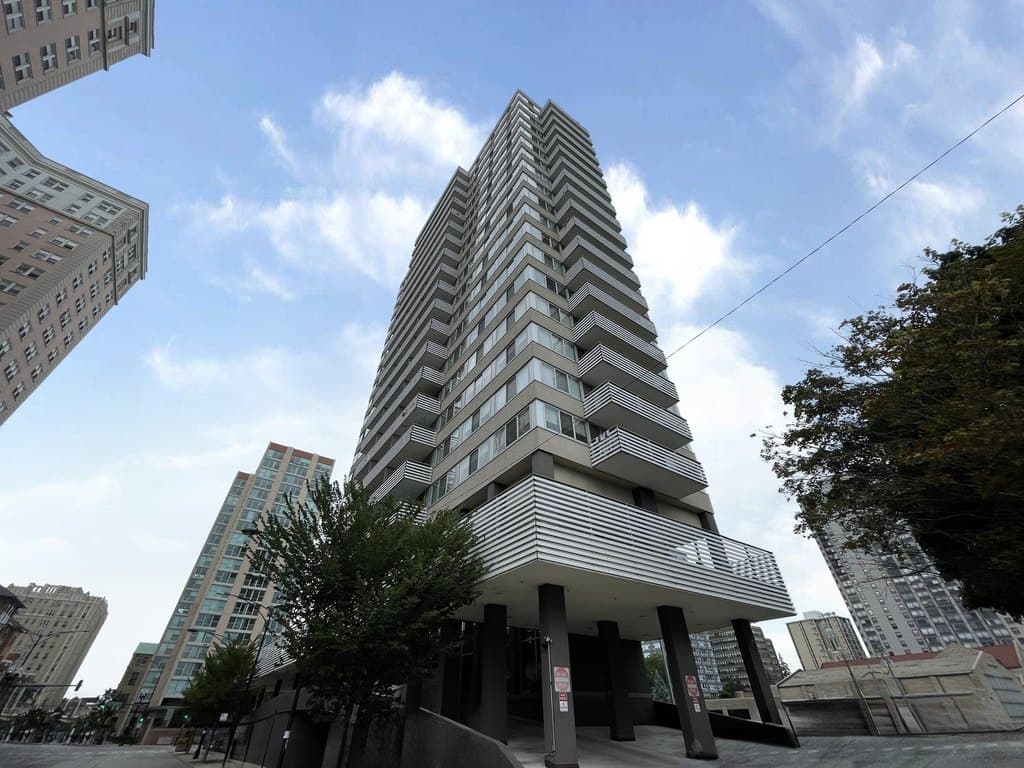 5601 N Sheridan Rd Apt 14E