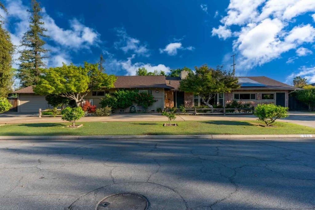 294 W San Bruno Ave, Fresno