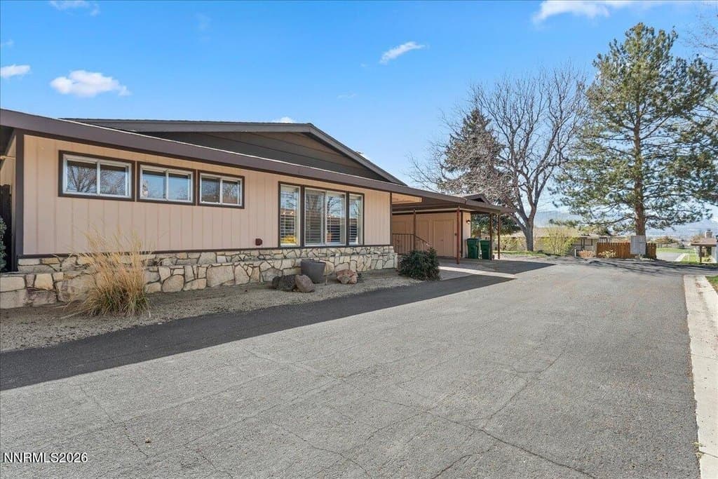 3501 E Hidden Valley Dr, Reno