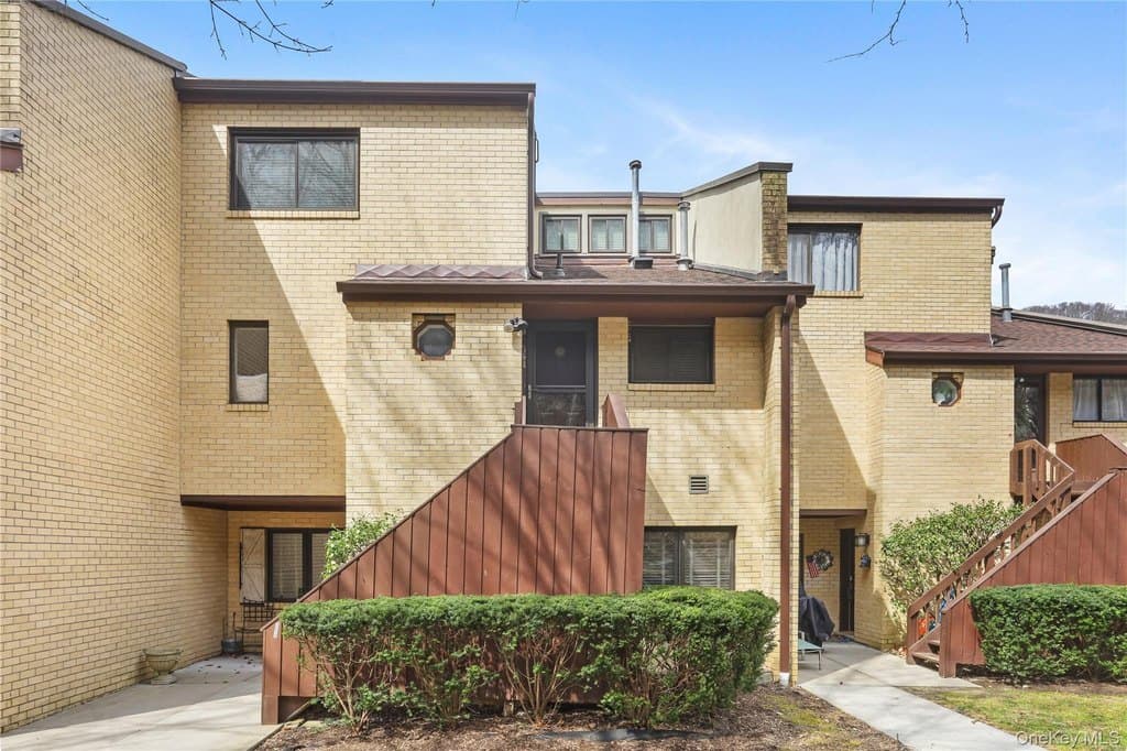368 N Greeley Ave, Chappaqua