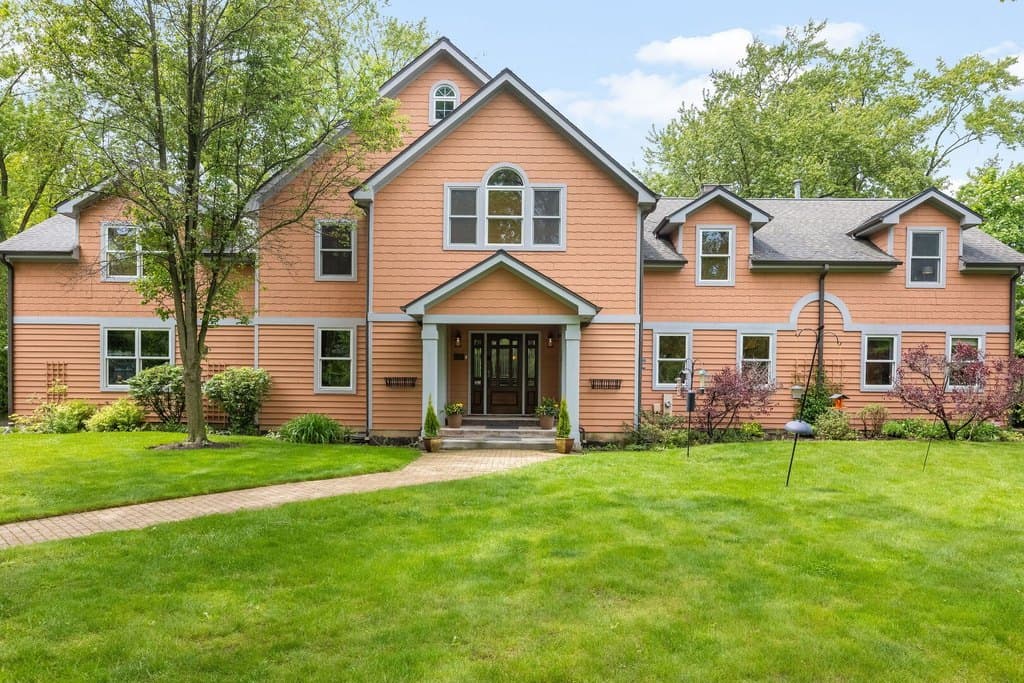 1520 Telegraph Rd, Lake Forest