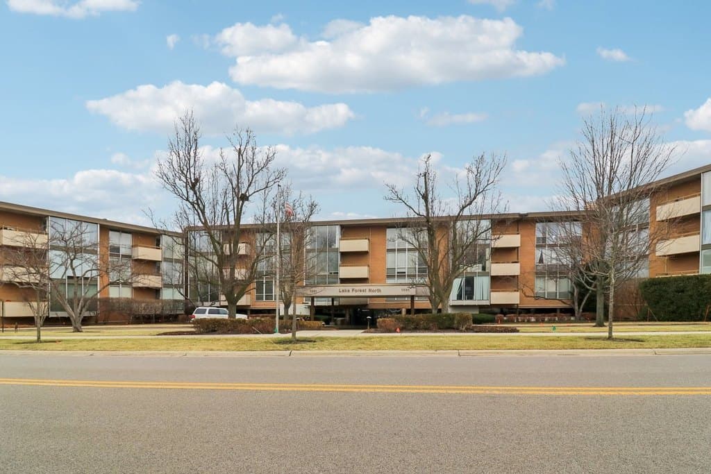 1301 N Western Ave Unit 307, Lake Forest