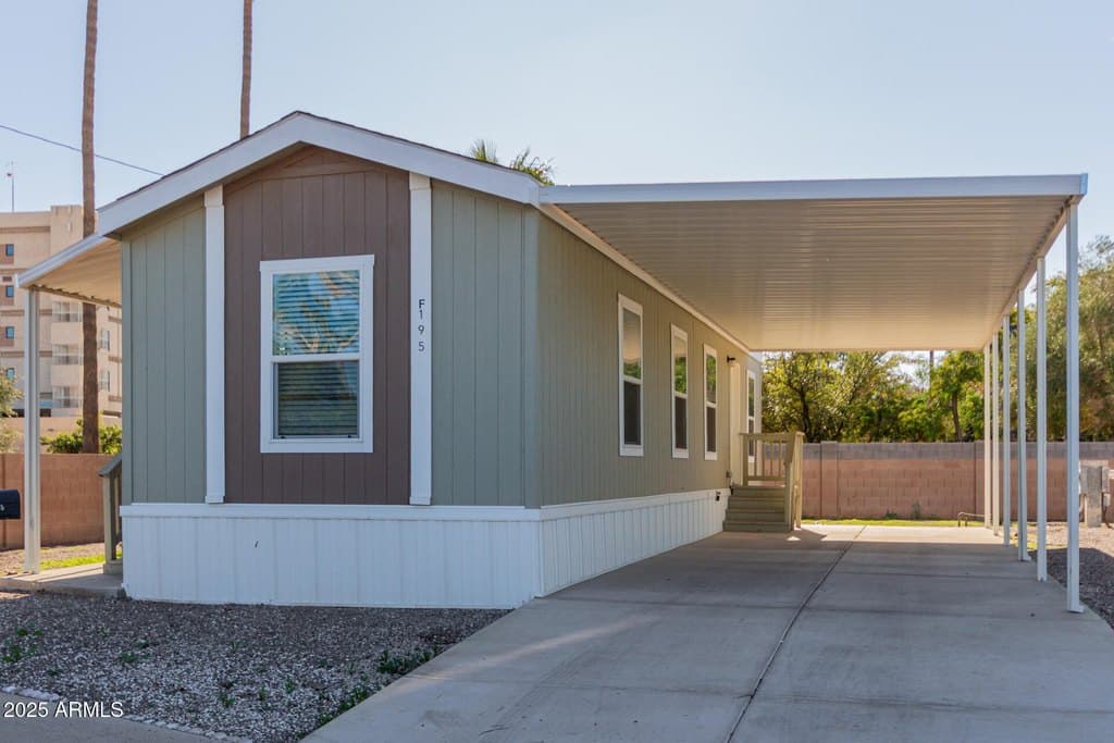 5201 W Camelback Rd Lot F195