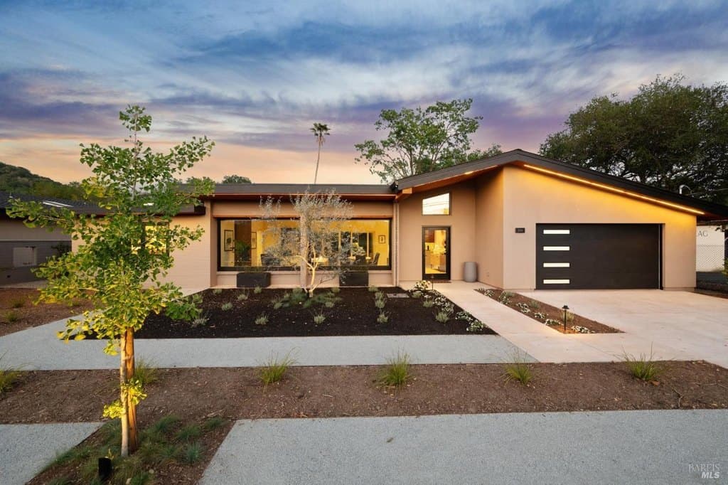 226 1st St E, Sonoma