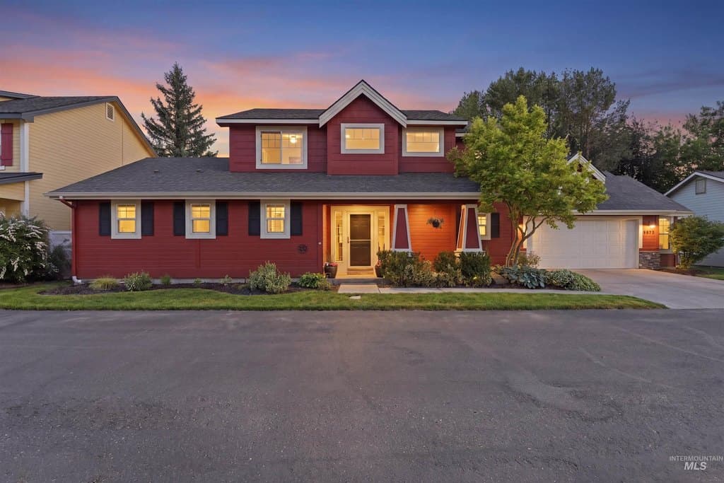 8873 W Hepburn Ln