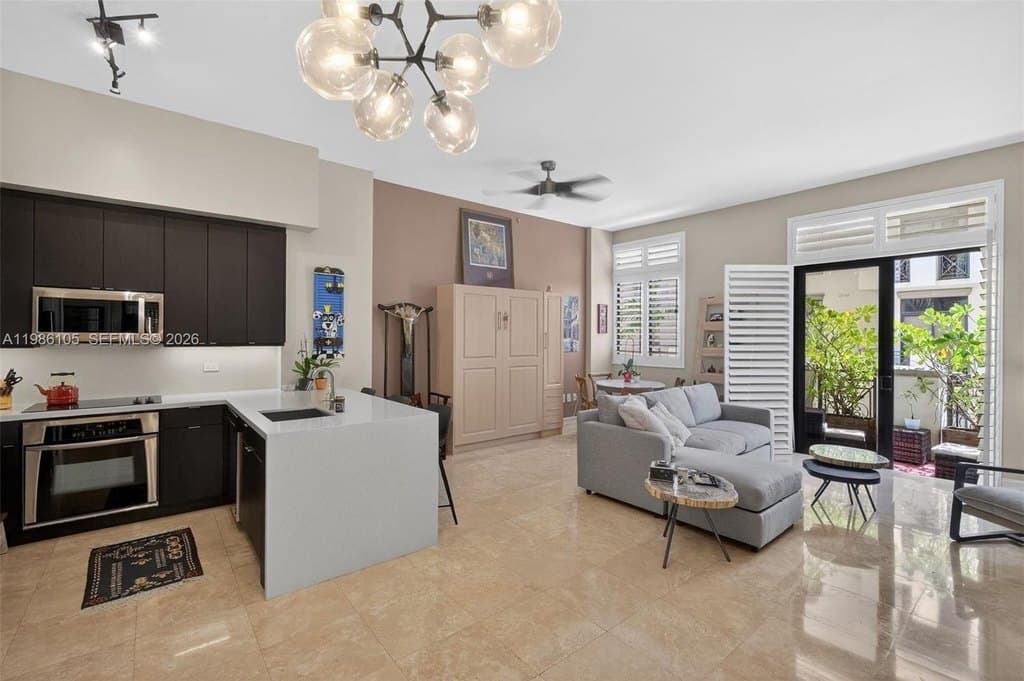 1805 Ponce De Leon Blvd Apt 616, Coral Gables