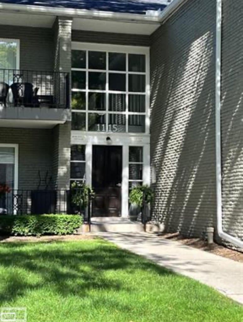 1115 N Old Woodward Ave, Birmingham