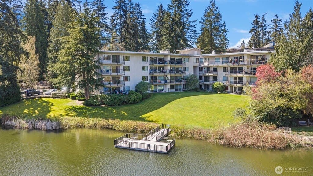 322 N 134th St Apt 406