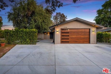 17150 Vintage St