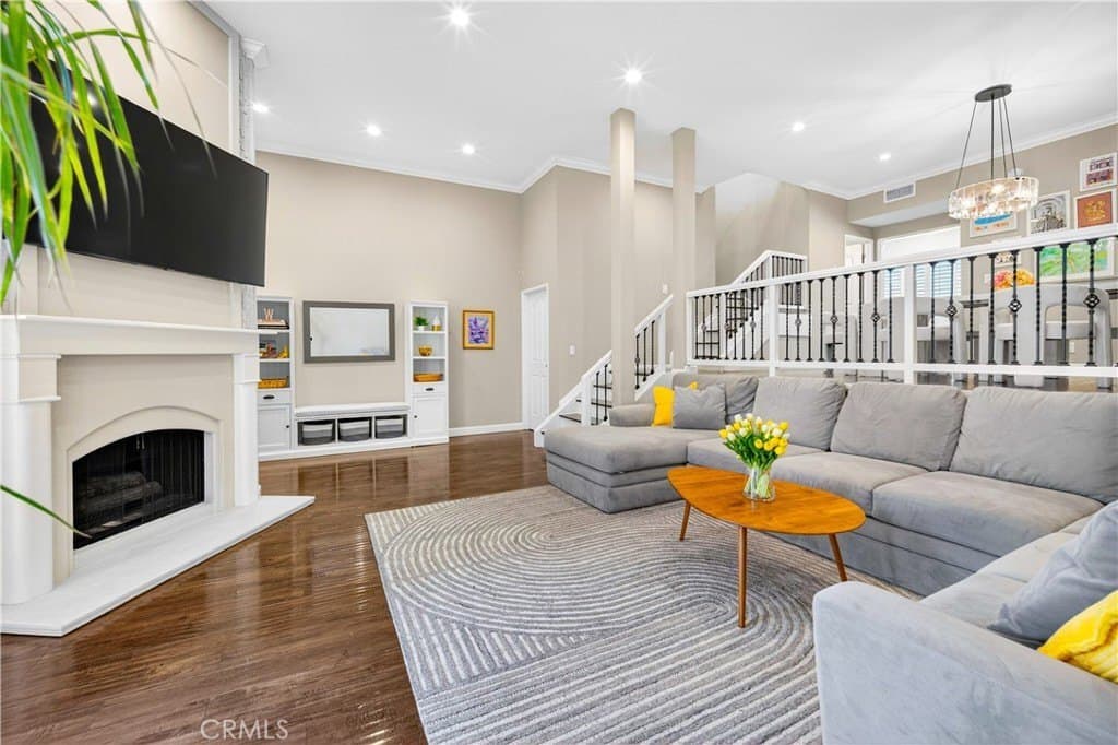 5240 Yarmouth Ave Unit 4, Encino