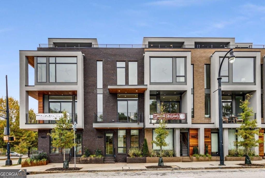 105 Georgia Ave SE Unit 4