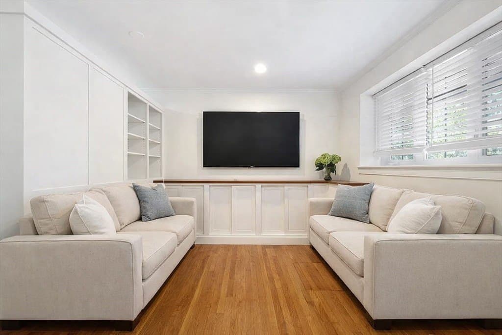 549 Centre St Apt 2, Newton