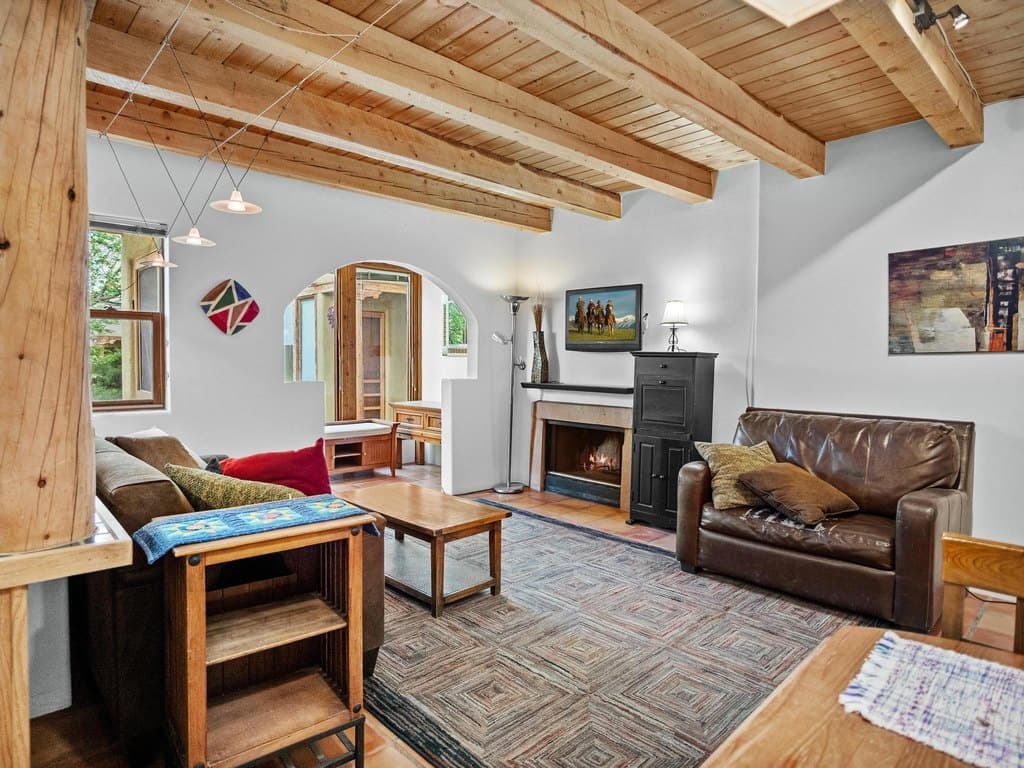 114 Las Cruces Rd Ste D, Taos